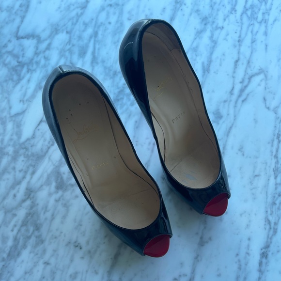 Christian Louboutin Privé Open Toe Pump - Picture 5 of 7